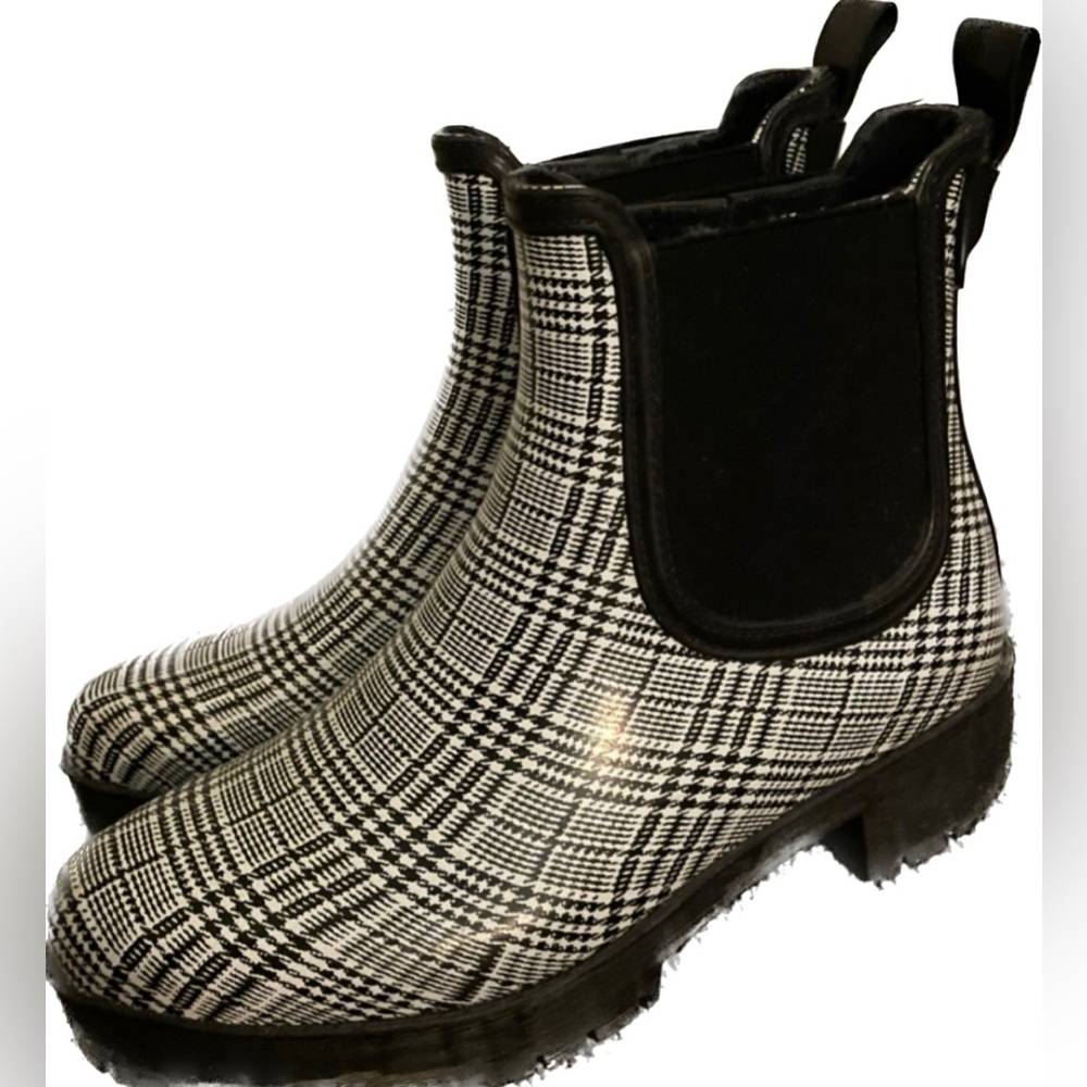 Black and white plaid rainboots